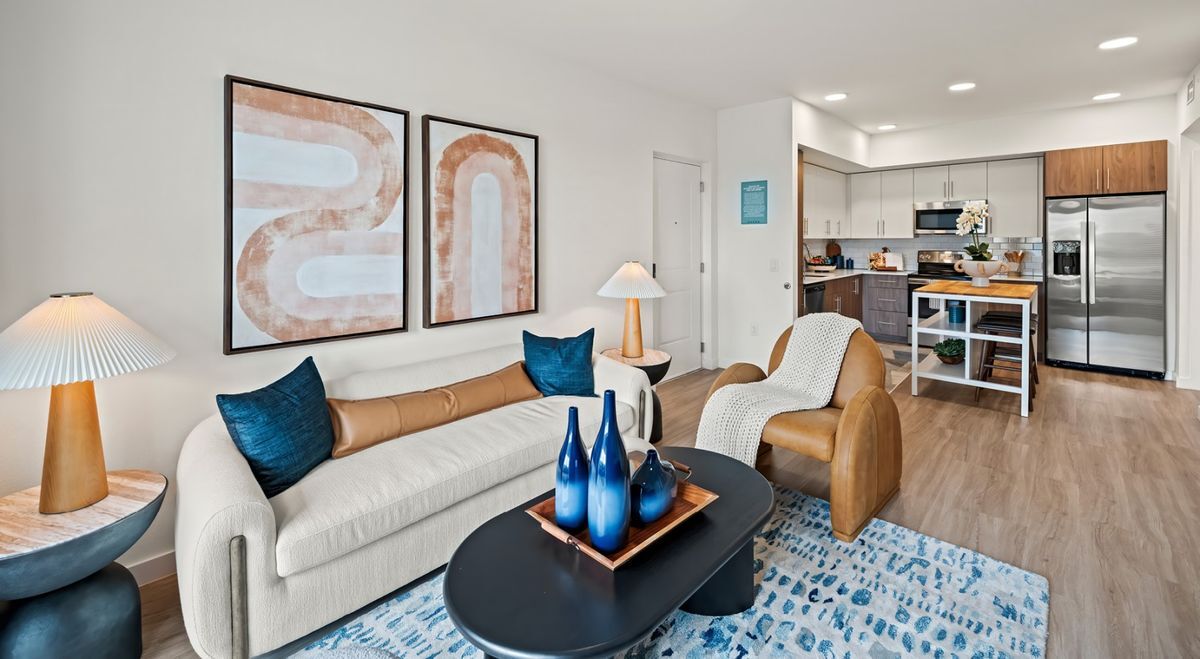 Building Photo - 2085 S Congress Ave