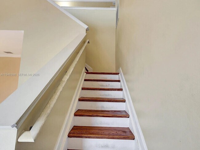 Building Photo - 1018 SW Eckard Ave