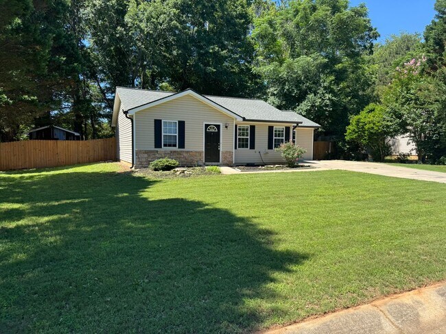 Building Photo - Cute 2 Bedroom Home in The Vineyard!