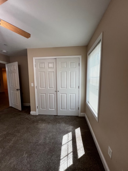 Building Photo - 9 Jenna Ln