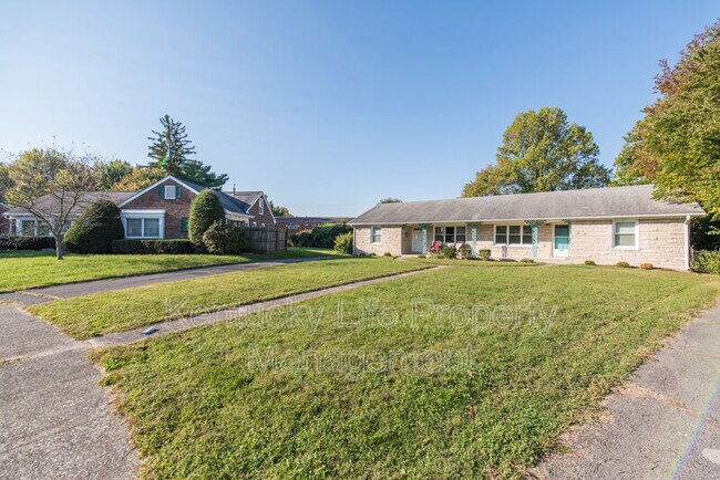 Building Photo - 104 Greenbriar Rd