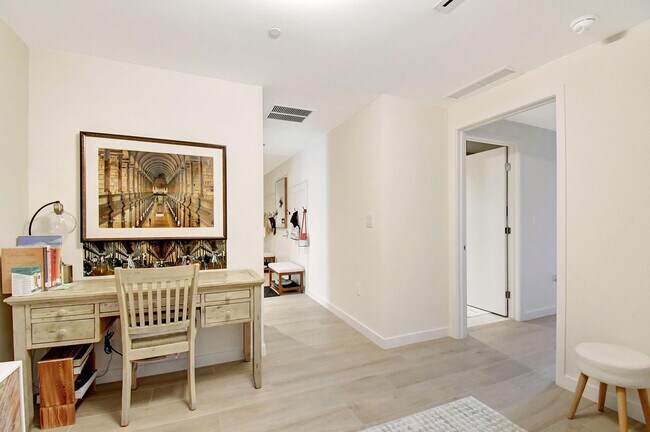 Building Photo - 1116 N Ocean Blvd