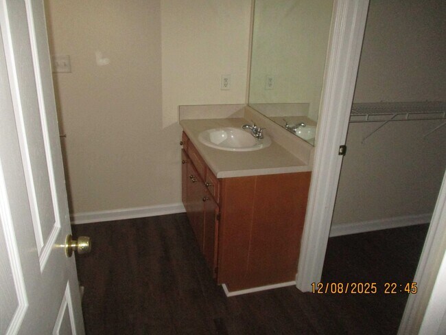 Building Photo - 3713 Countryside Dr