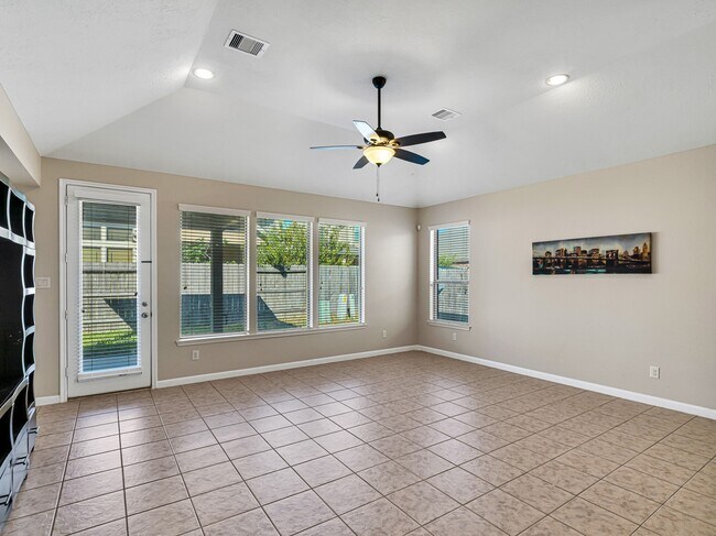 Building Photo - 11103 Avery Oaks Ln