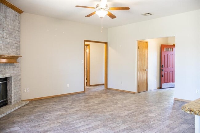 Building Photo - 504 Quail Run N