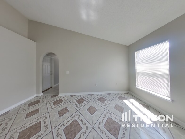 Building Photo - 7227 Lawn Tennis Ln