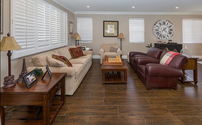 Building Photo - Stunning 5-Bedroom Castaic View Home for Rent!