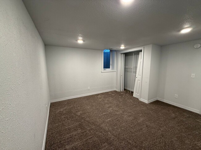 Building Photo - 3 Bedroom Home