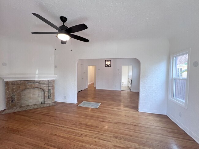 Building Photo - 4628 6th Ave