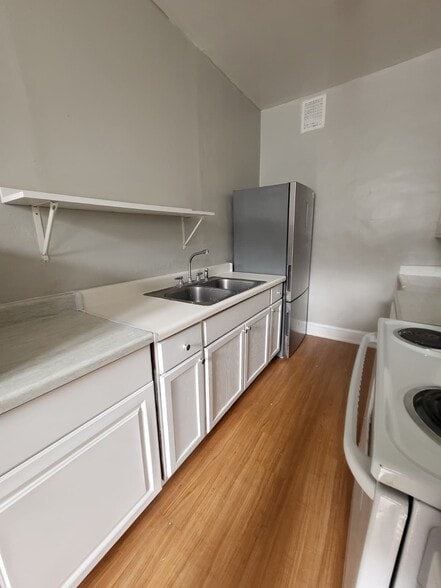 Building Photo - 1308 Willow Branch Ave