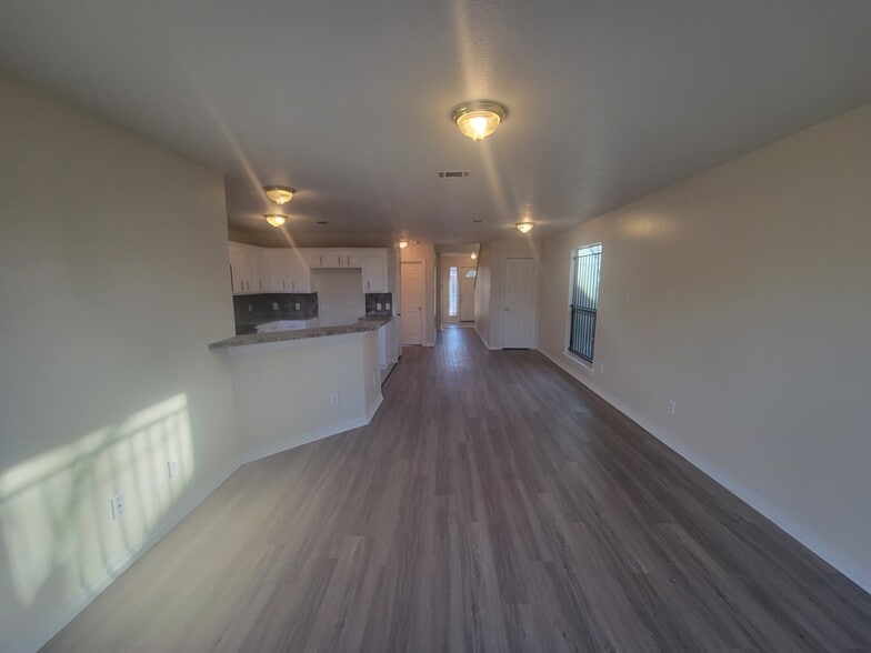 Building Photo - 3813 Lydia St