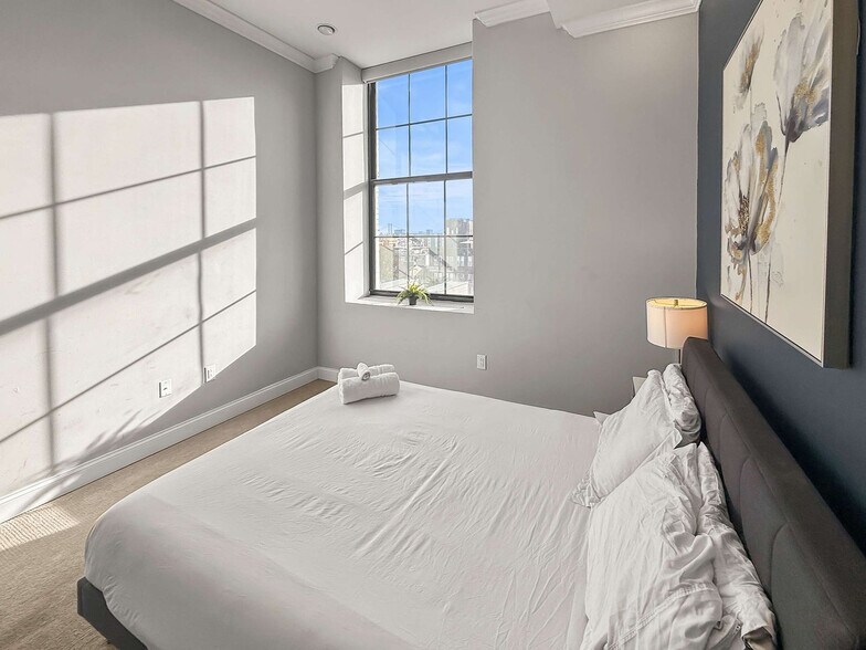 Building Photo - 1401 N 5th St