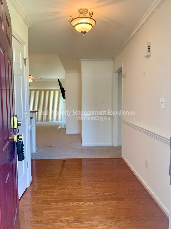 Building Photo - 205 Will Ct