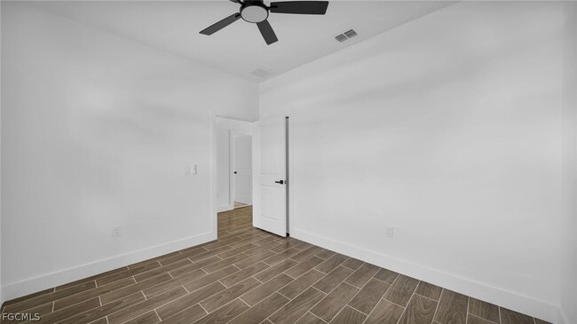 Building Photo - 4989 Fairway Ct