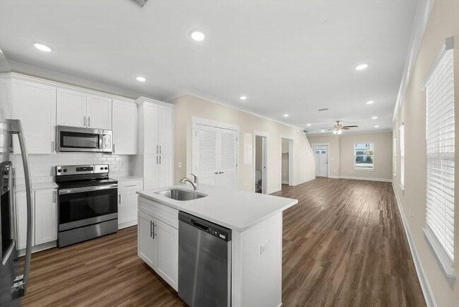 Building Photo - 356 N Sand Palm Rd