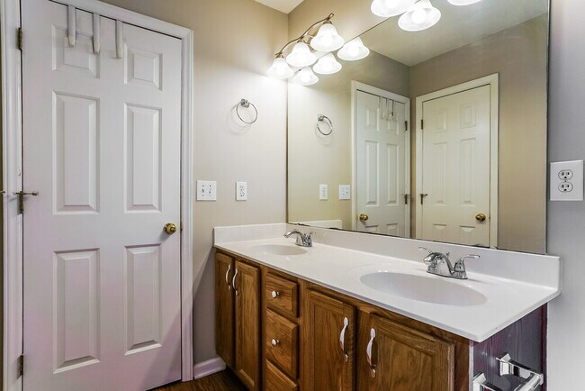 Building Photo - 112 Norrostown Pl