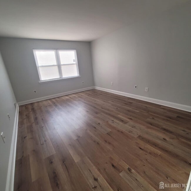 Building Photo - 1617 Raspberry Ct