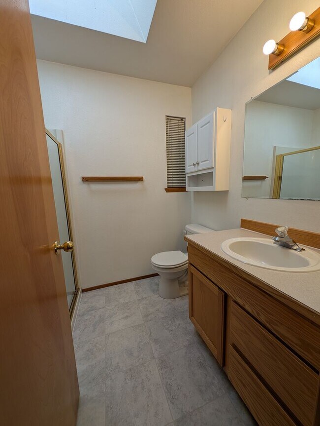 Building Photo - MUST SEE!! Spacious 2 Bedroom Duplex Close...