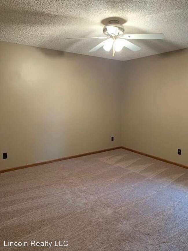 Building Photo - 3 br, 2 bath House - 4013 Danube Circle