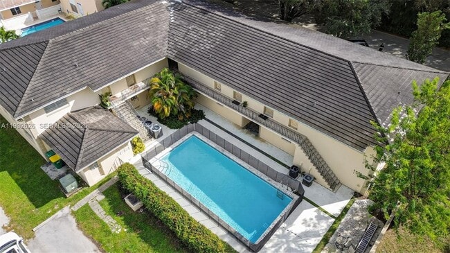 Building Photo - 1239 Mariposa Ave