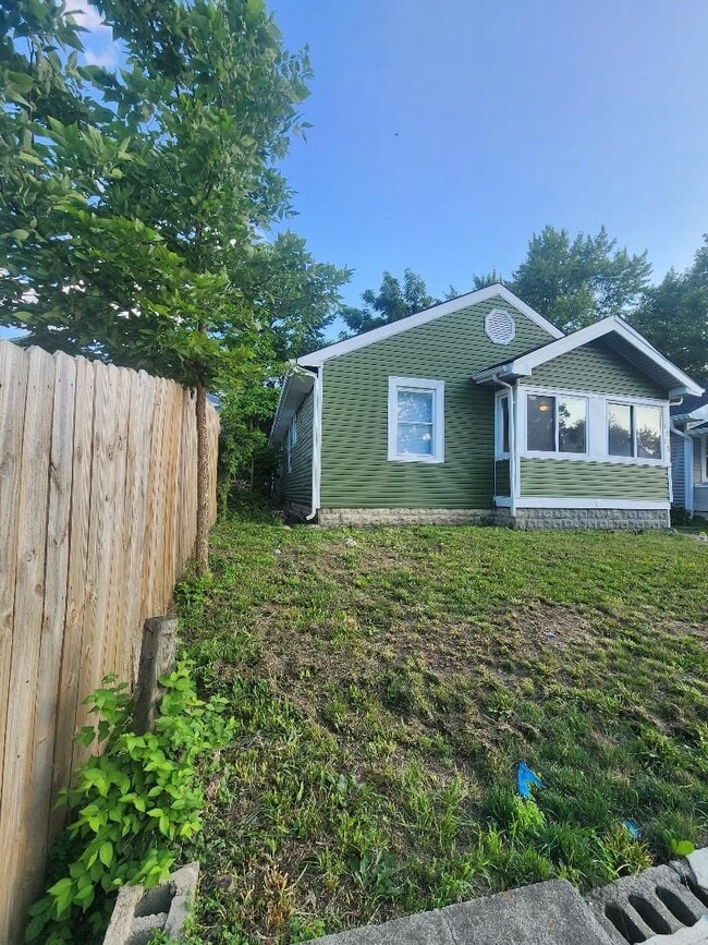 Westside 4 Bedroom Home Near MLK and 16th 1253 W 26th St