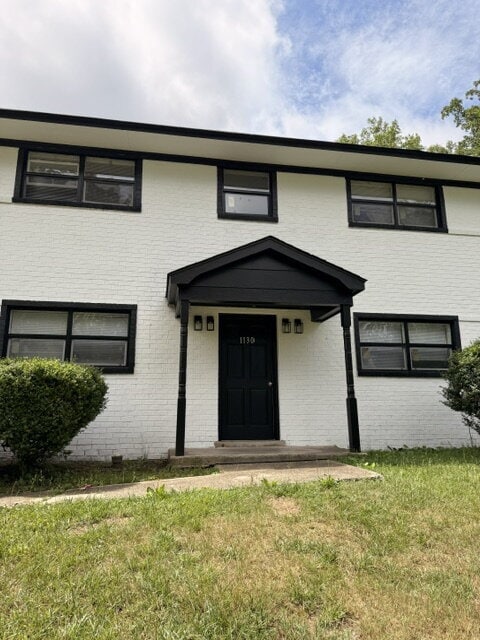 Building Photo - " 2-Bedroom Retreat on Conley Street – Your Cozy Home Awaits in Winston Salem!"