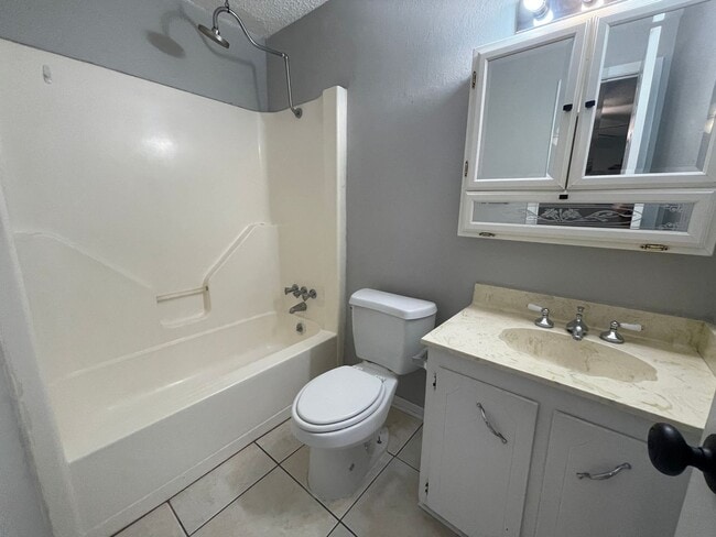 Building Photo - 2902 Trailridge Cir