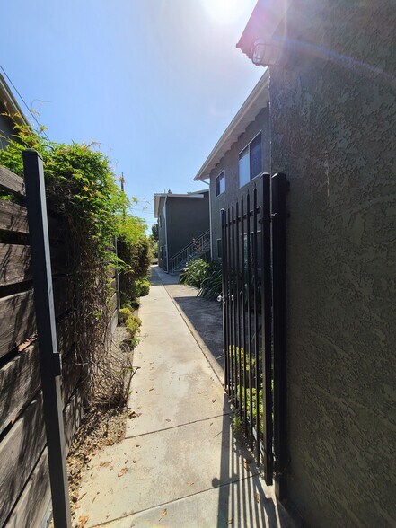 Building Photo - 3412 Helms Ave