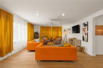 Building Photo - 1013 Francis Ave