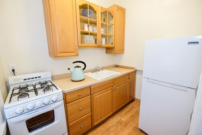 Building Photo - Lake Harriet Pkwy Apartments