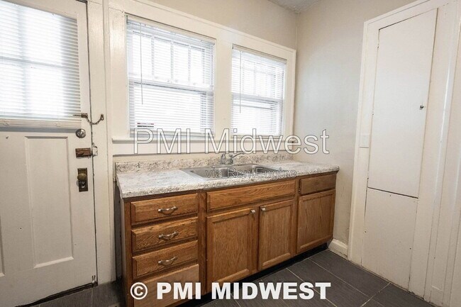 Building Photo - 3505 N Pennsylvania St