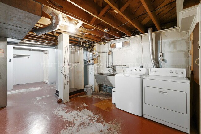 Building Photo - 112 W Amherst Ct