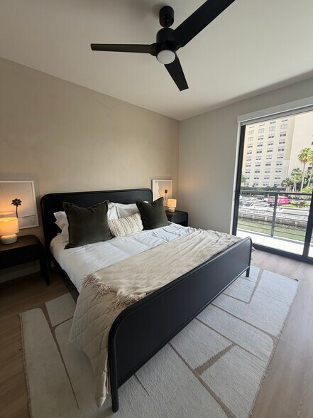 Building Photo - 11291 Biscayne Blvd