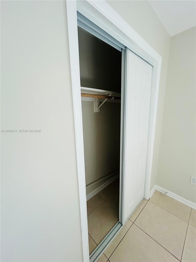 Building Photo - 1729 N 16th Ct