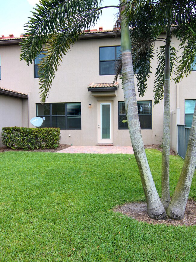 Building Photo - 8333 Rearing Ln