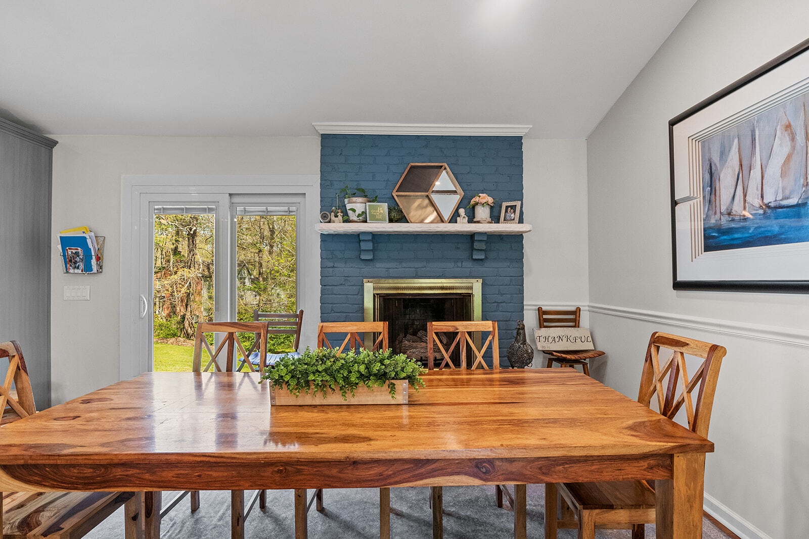 Gas fireplace is perfect for winter - 358 Twin Oaks Dr
