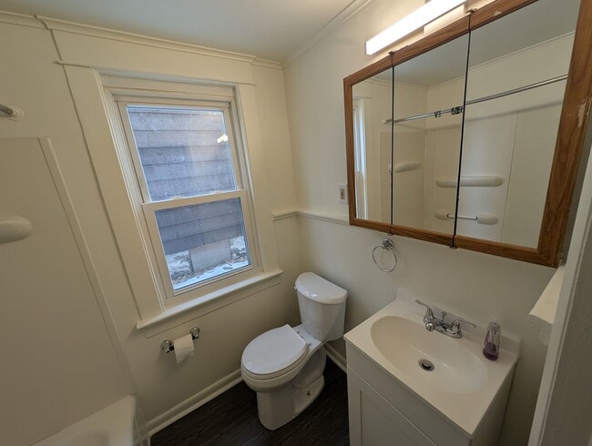 Building Photo - 502 E 2nd St