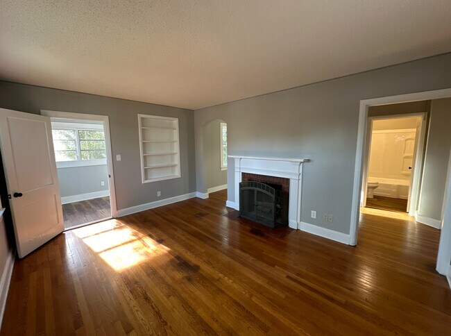 Building Photo - 3112 Peebles Dr