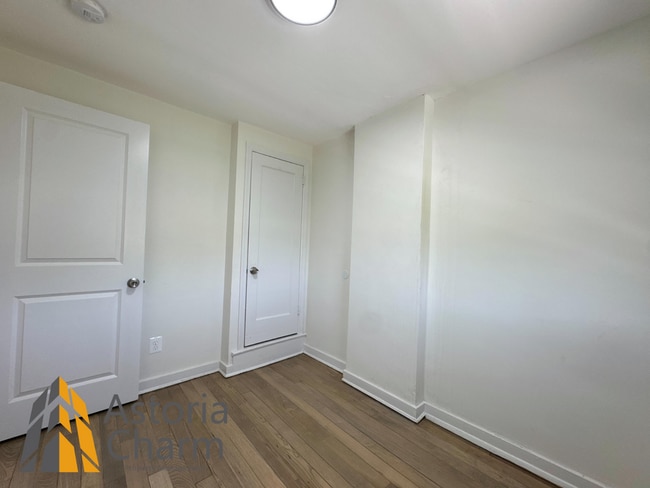 Building Photo - Cozy 2-Bedroom Home with Modern Updates & ...