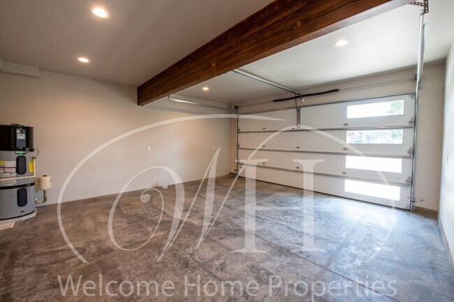 Building Photo - Garrison Duplex