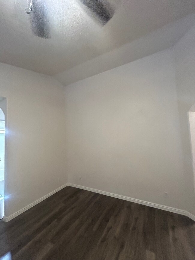 Building Photo - 2695 E 370 N