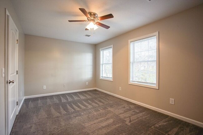 Building Photo - 160 Goodwin St