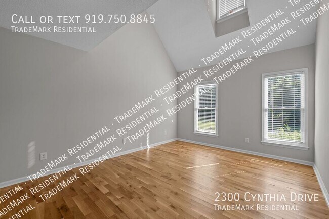 Building Photo - 2300 Cynthia Dr