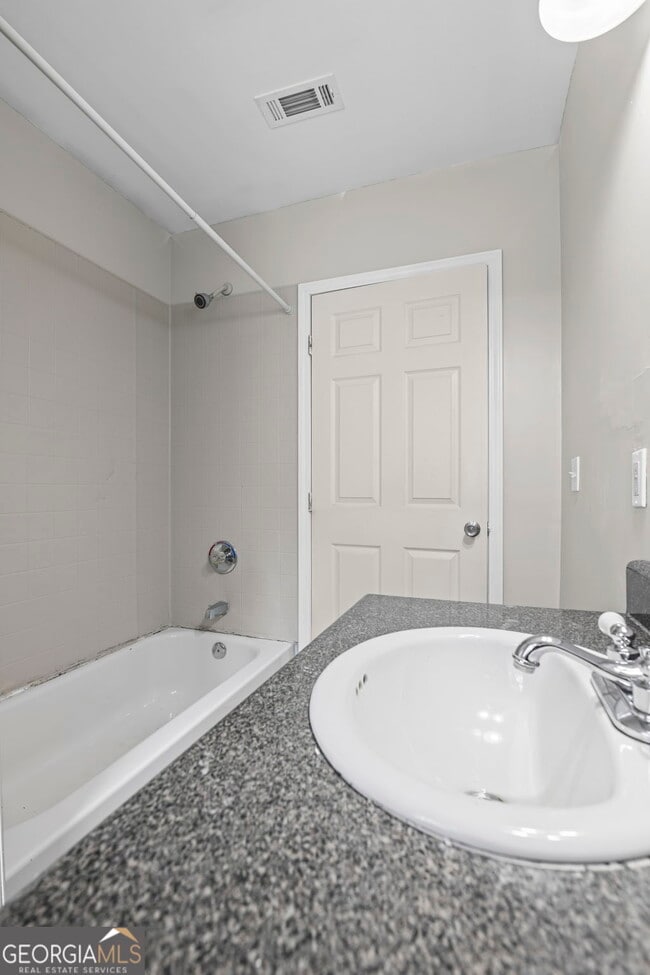 Building Photo - 1005 Westmoor Dr NW