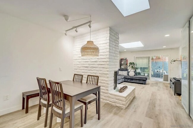 Building Photo - 2BD/2BA Condo in the heart of Escondido - ...