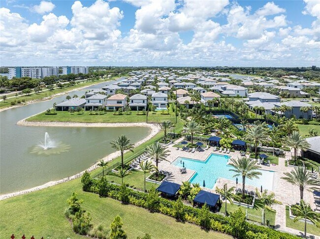 Building Photo - 4470 Gramercy Dr
