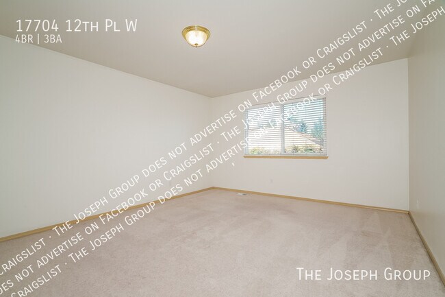 Building Photo - 17704 12th Pl W