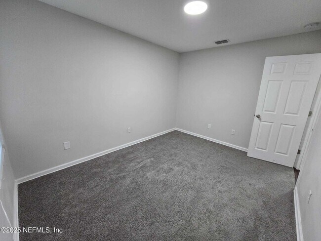 Building Photo - 9124 Adams Ave