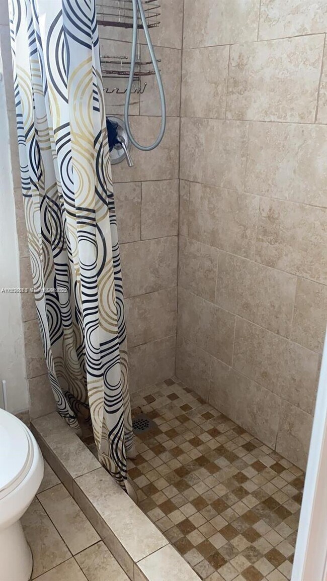 Building Photo - 1220 71st St