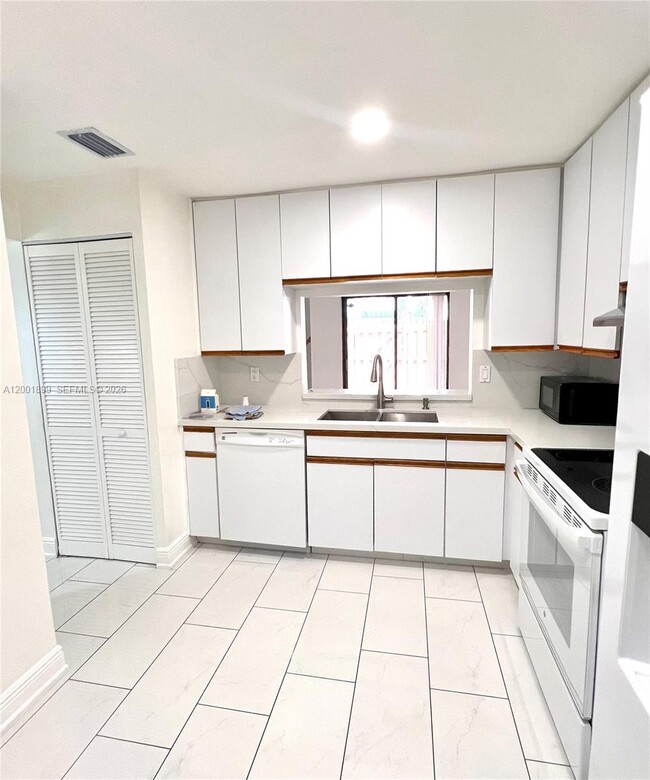 Building Photo - 6109 NW 171st St